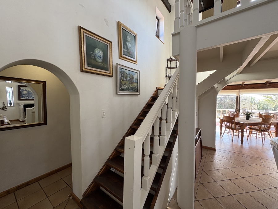 4 Bedroom Property for Sale in Pearl Bay Western Cape